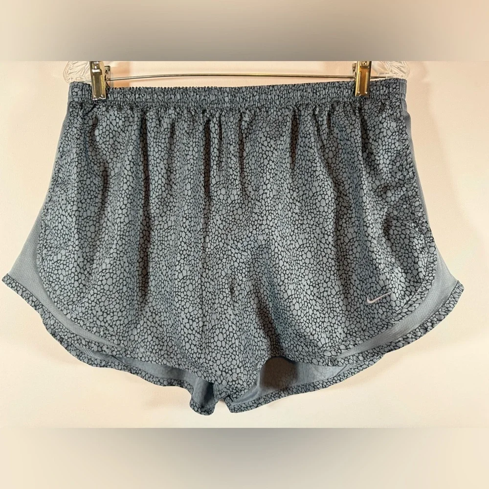 Women’s Nike Gray Athletic Shorts Lightweight Performance Sz XL